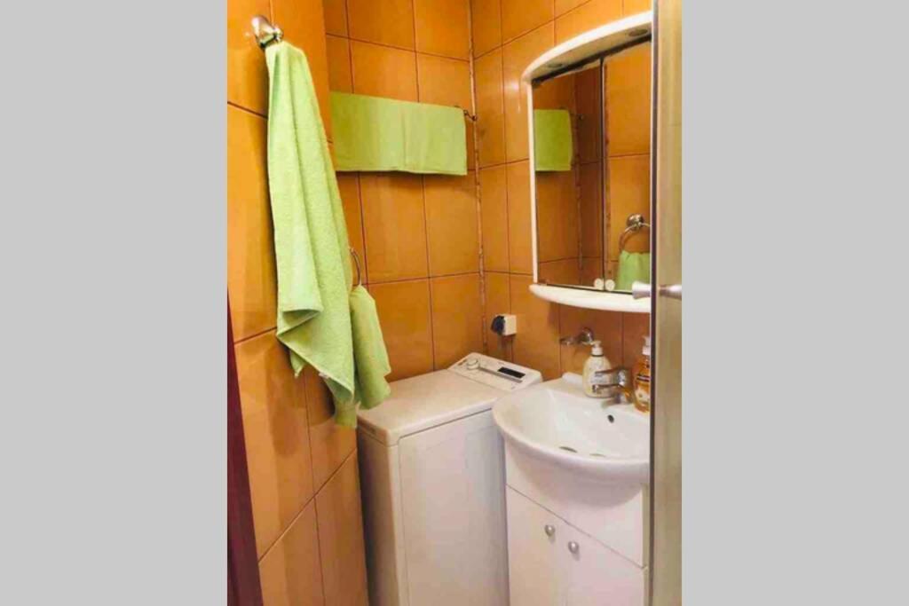 Super Central - Lovely One-Bedroom Apartment On Victoriei Avenue Бухарест Экстерьер фото